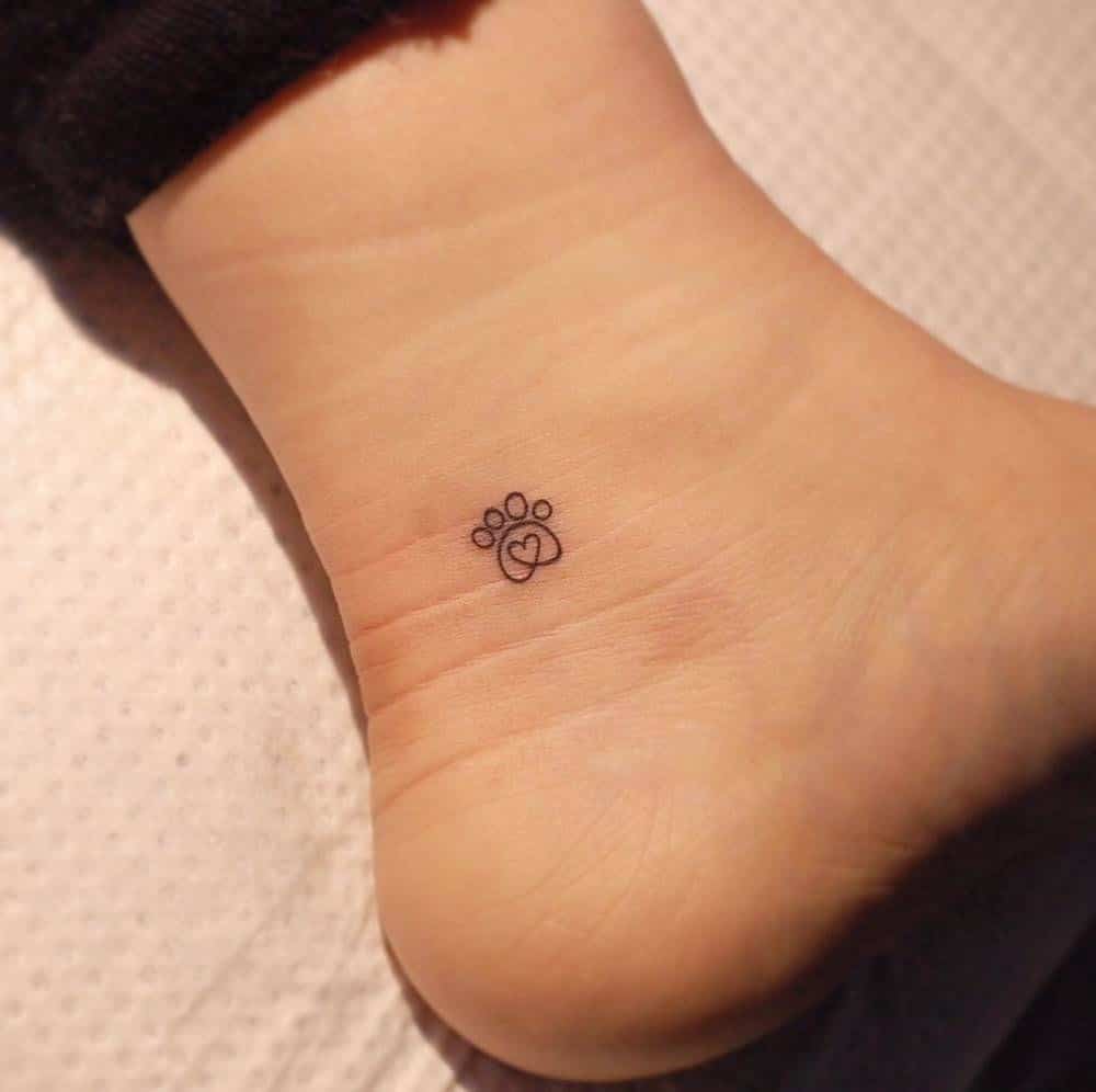 Minimalist tattoo style for women
